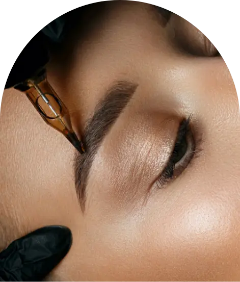 Wenkbrauw invullen en tekenen bij EAK Beauty in Zevenaar